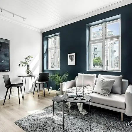 Cosy And Modern In The Center Of Apartment